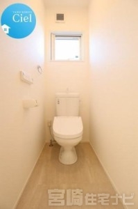 <p>２階にもトイレがあるので、混雑しがちな時間帯も安心です。</p>
