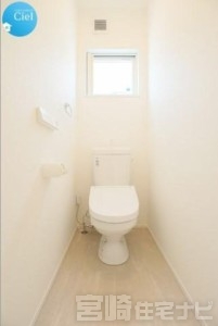 <p>トイレは２か所あるので混雑しがちな時間帯も安心です。</p>
