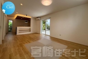 ご家族で食事をしながら団欒することが多いダイニングは日々の会話が生まれる場所。お部屋の雰囲気に合わせたペンダントライトも標準仕様！