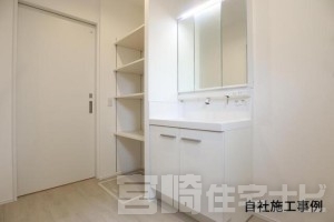 【保温浴槽】お部屋と浴室の温度差をなくすことで、ヒートショックを防ぐことができます。 浴室保温の効果を高めることで、追い炊きやお湯足しの回数が減るので、光熱費の節約につながります。