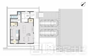 敷地内に3台の駐車スペースを確保。前面道路は約6mで、車の出し入れもスムーズです。