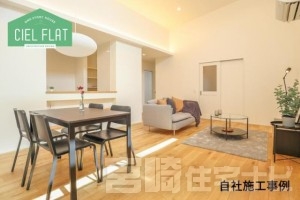 ご家族との食事や会話を楽しむダイニングは、明るく開放感のある心地よい空間。自然と会話が弾み、家族の時間がより豊かに感じられます。キッチンとの動線もスムーズで、配膳や後片付けもラクにこなせる、暮らしにやさしい設計です。