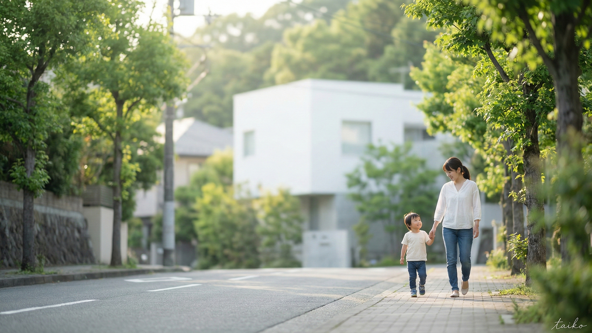 津波・高潮・土砂災害のハザードマップ外となる安心の高台・角地。小・中学校へも徒歩10分圏内に揃い、ご家族の穏やかな日常を育む住環境です。