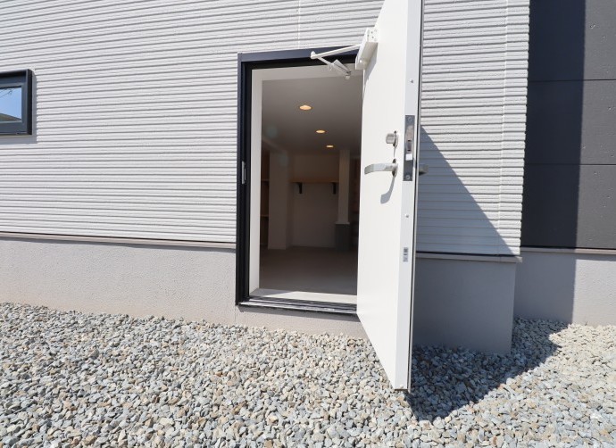 外部扉付きアンダーロフト