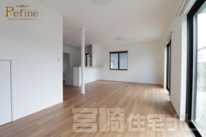 <p>広々としたリビングは開放感があります。</p>
